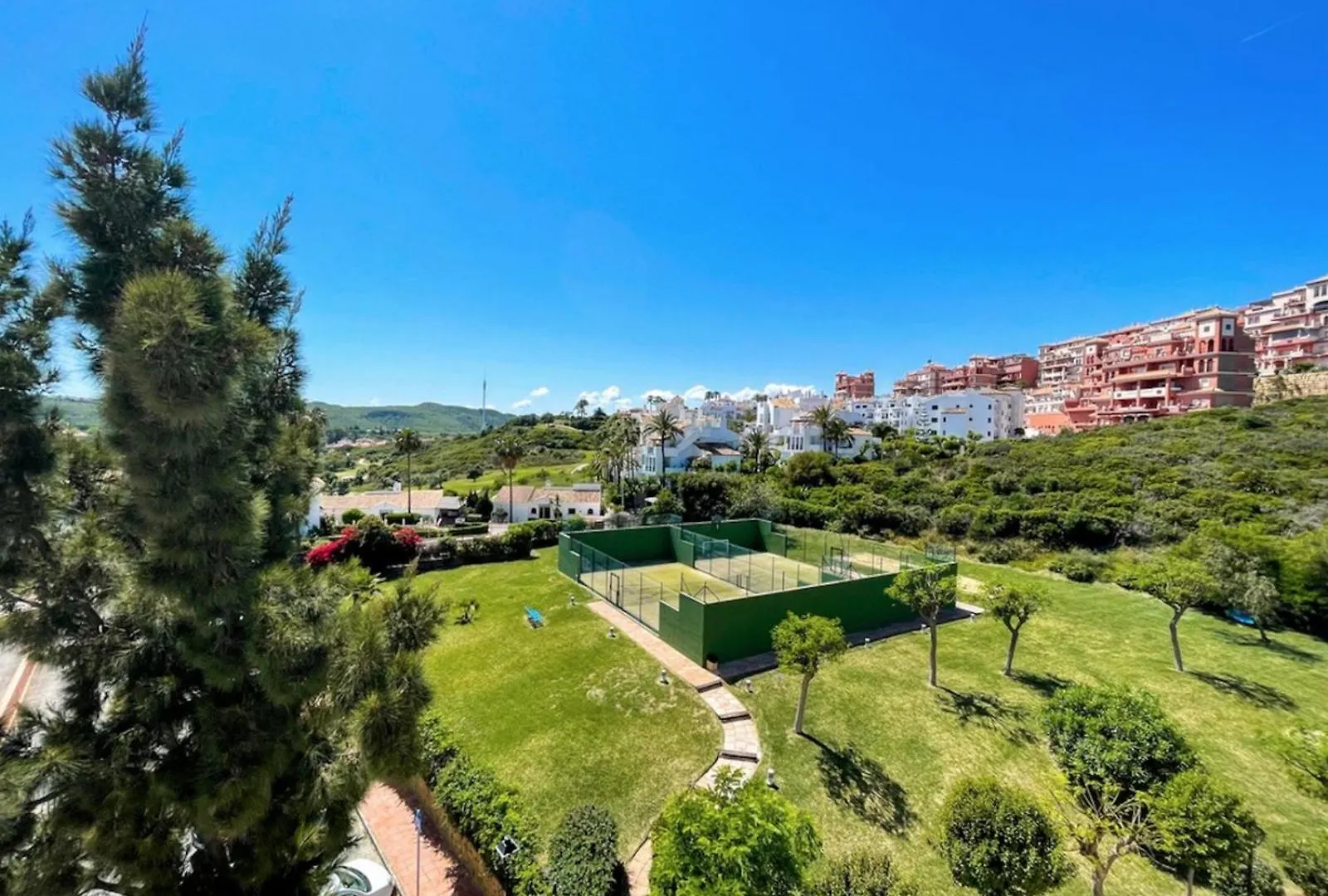 Duquesa Suites Golf And Garden Castillo de Sabinillas شقة